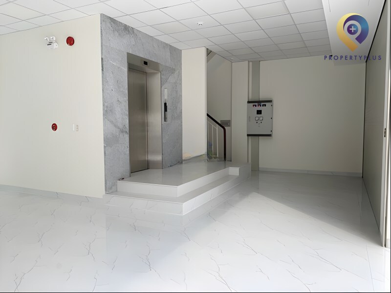 900 Cách Mạng Tháng Tám
